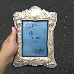 Vtg 4x6 picture frame silver color metal